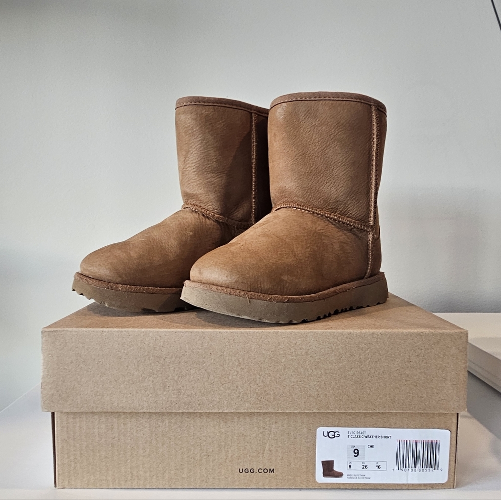 UGG Classic Toddler Boots in Chestnut Size 9